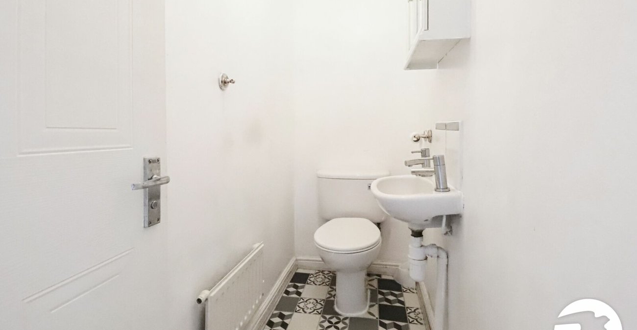 4 bedroom property for sale in London | Robinson Jackson