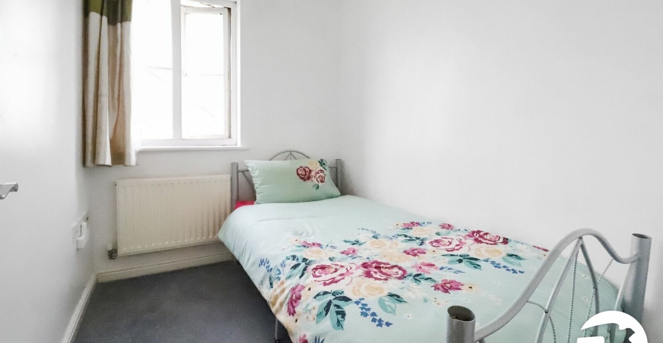 4 bedroom property for sale in London | Robinson Jackson