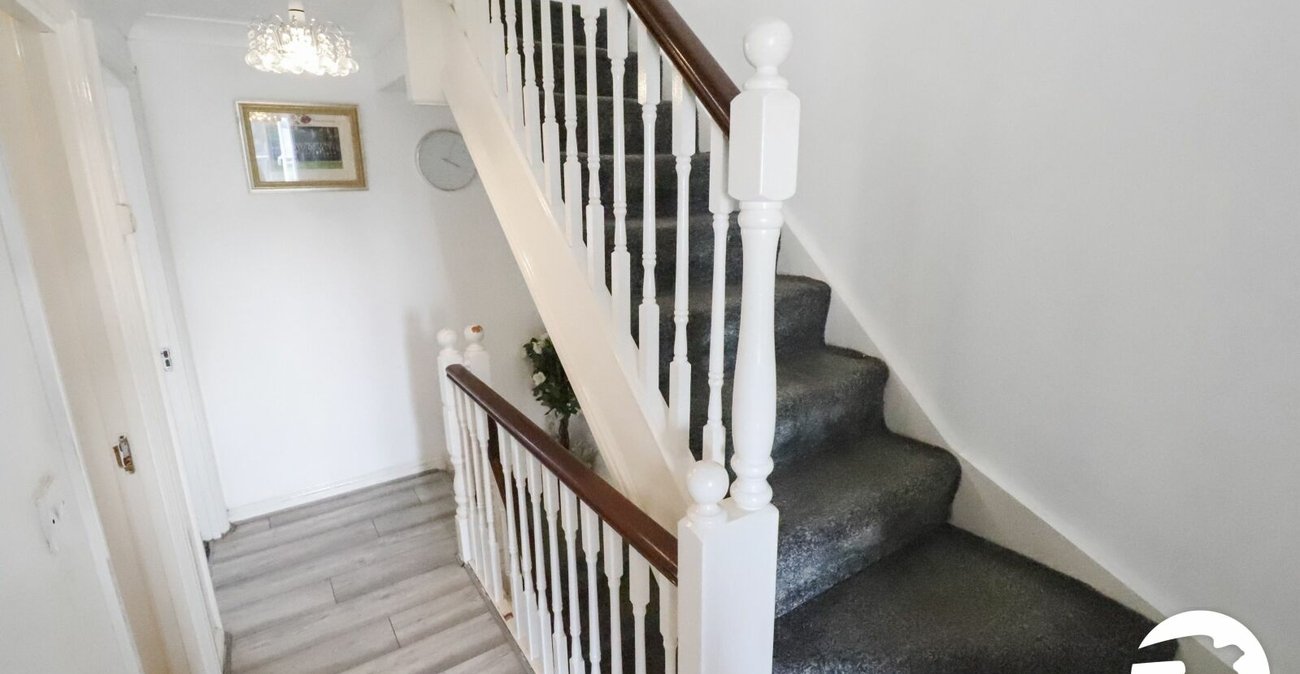 4 bedroom property for sale in London | Robinson Jackson