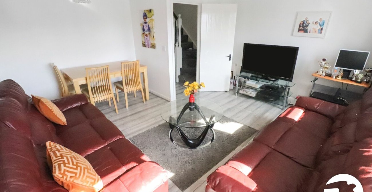 4 bedroom property for sale in London | Robinson Jackson