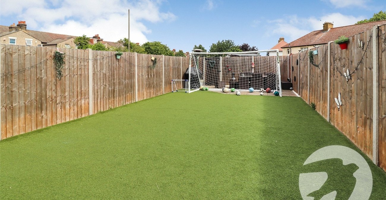 3 bedroom house for sale in Erith | Robinson Jackson