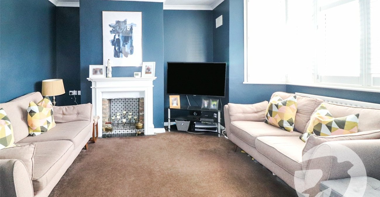 3 bedroom house for sale in Erith | Robinson Jackson