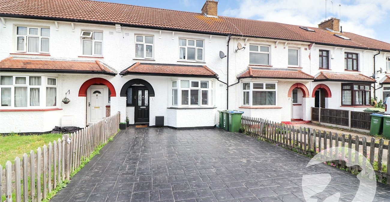 3 bedroom house for sale in Erith | Robinson Jackson