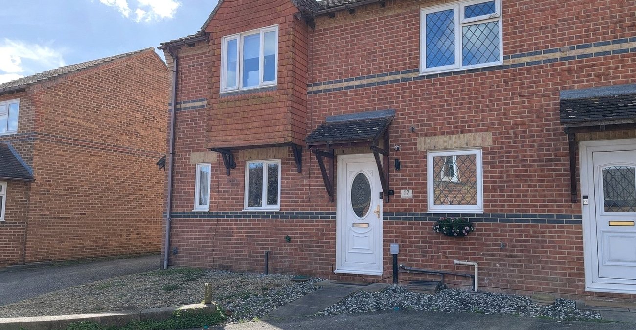 2 bedroom house for sale in Walderslade | Robinson Michael & Jackson