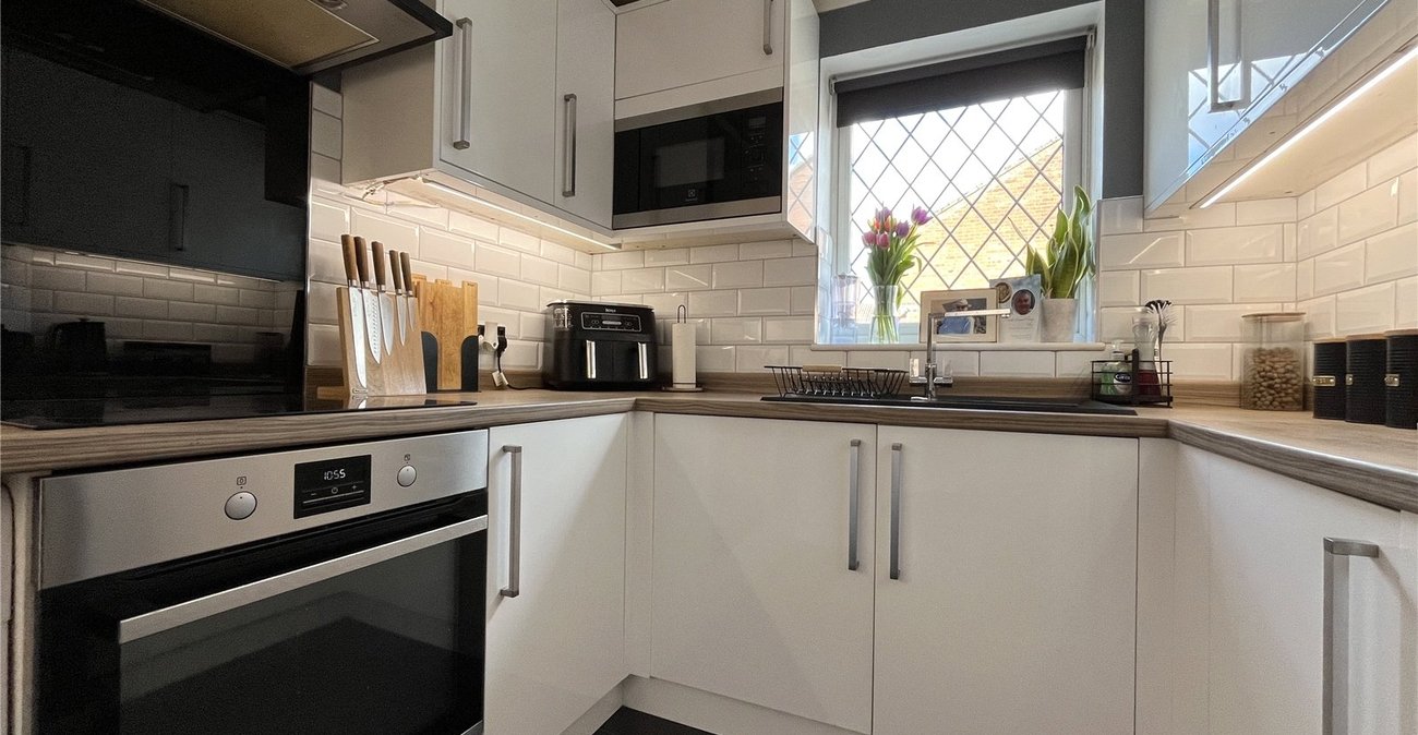 2 bedroom house for sale in Walderslade | Robinson Michael & Jackson