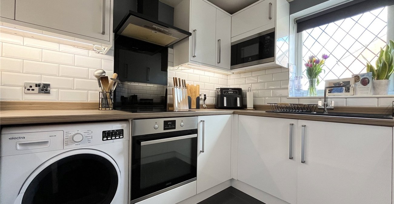 2 bedroom house for sale in Walderslade | Robinson Michael & Jackson