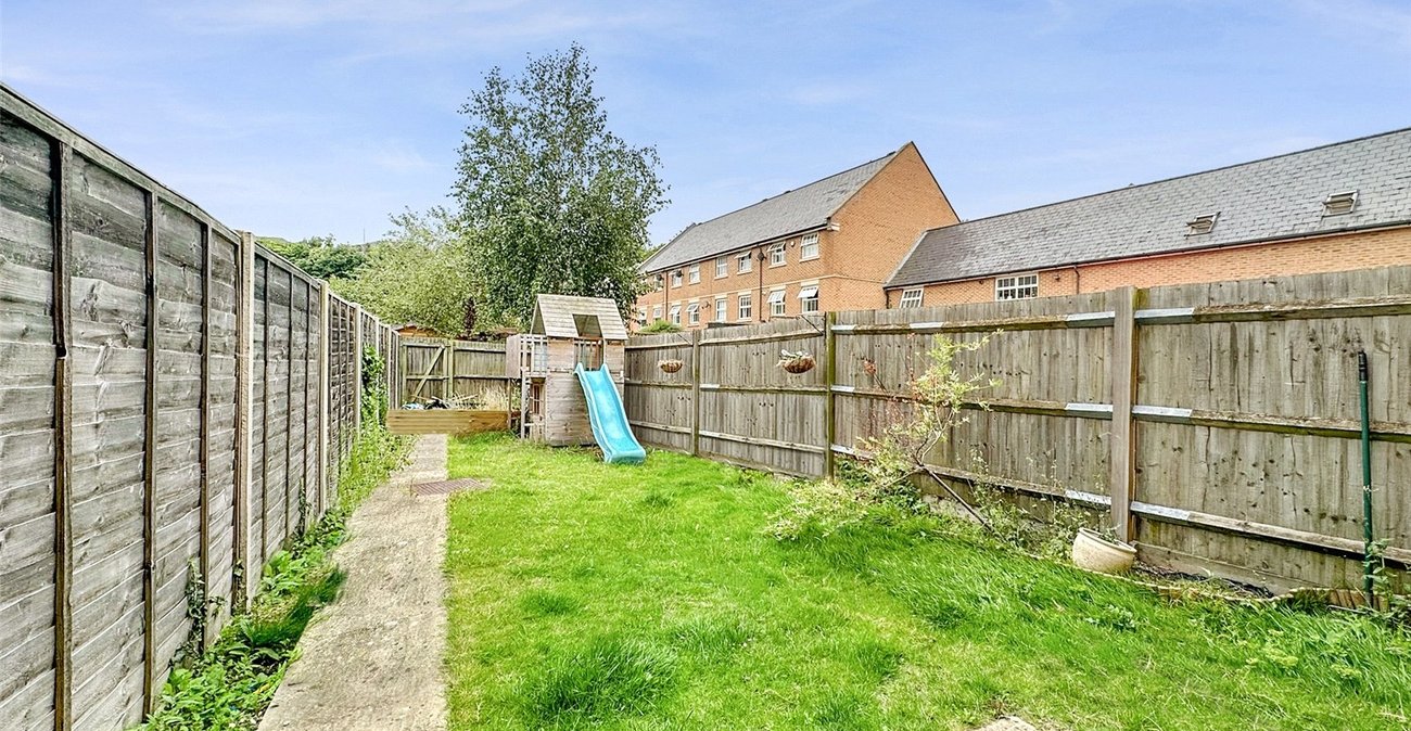 3 bedroom property for sale in Greenhithe | Robinson Jackson