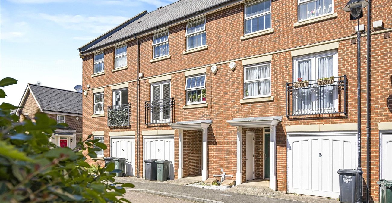 3 bedroom house for sale in Greenhithe | Robinson Jackson