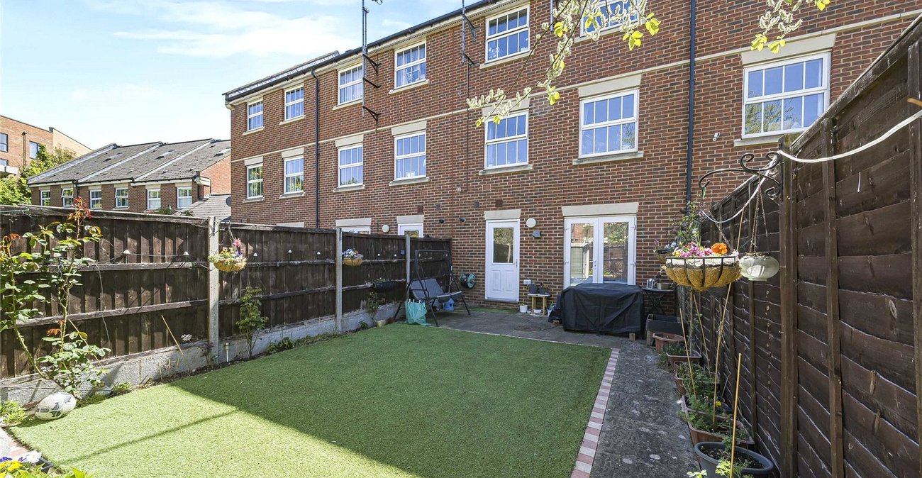 3 bedroom house for sale in Greenhithe | Robinson Jackson