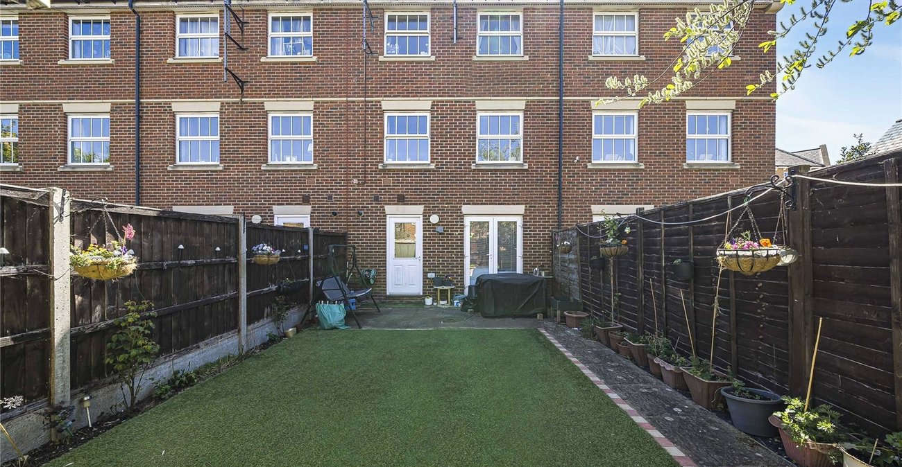 3 bedroom house for sale in Greenhithe | Robinson Jackson