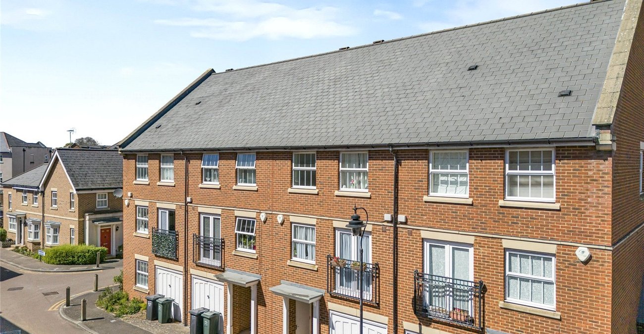 3 bedroom house for sale in Greenhithe | Robinson Jackson