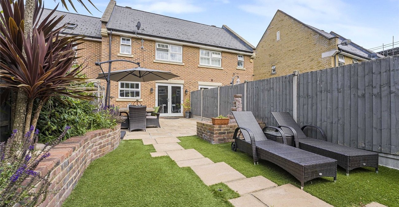 3 bedroom house for sale in Greenhithe | Robinson Jackson