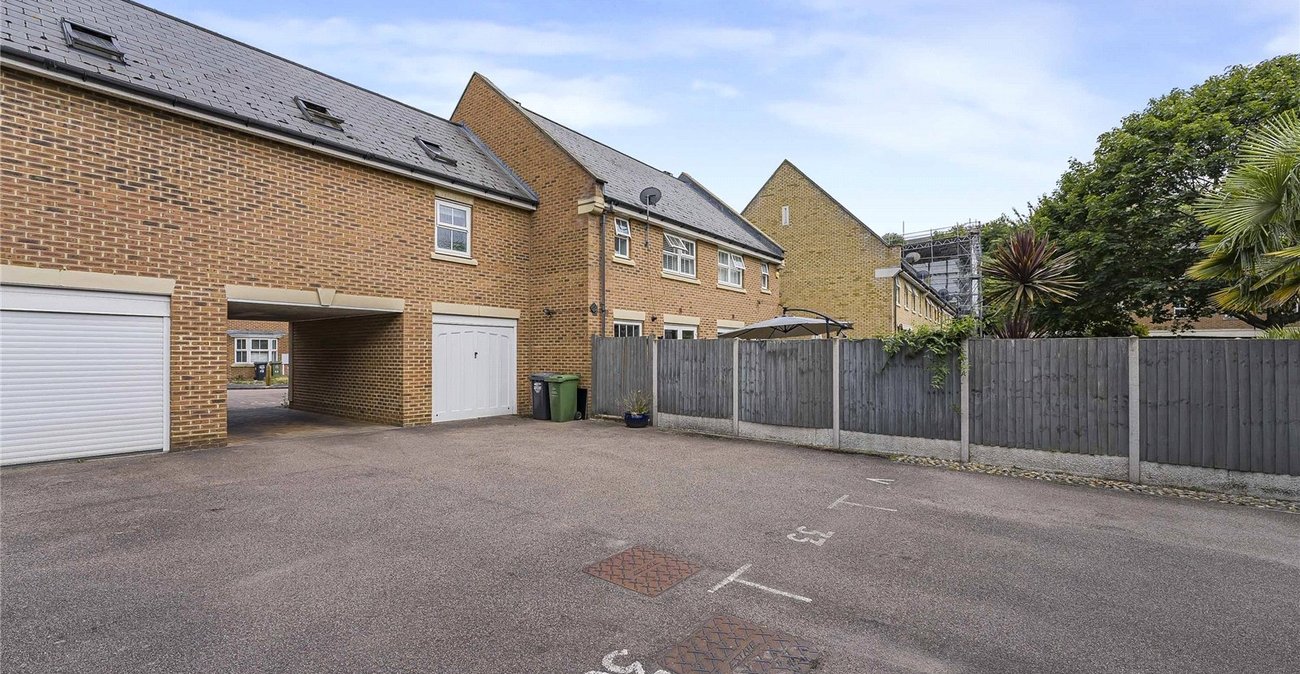 3 bedroom house for sale in Greenhithe | Robinson Jackson