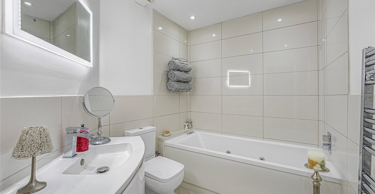 3 bedroom house for sale in Greenhithe | Robinson Jackson