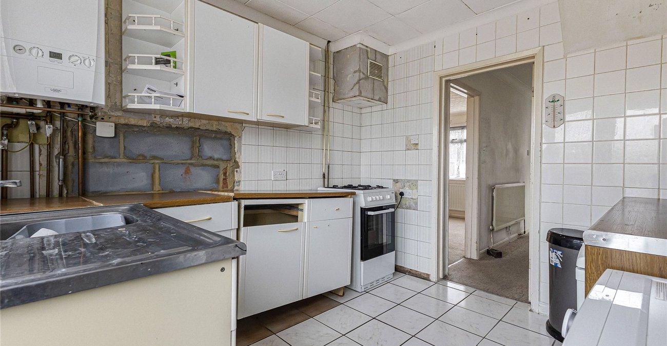 3 bedroom house for sale in Cliffe | Robinson Michael & Jackson