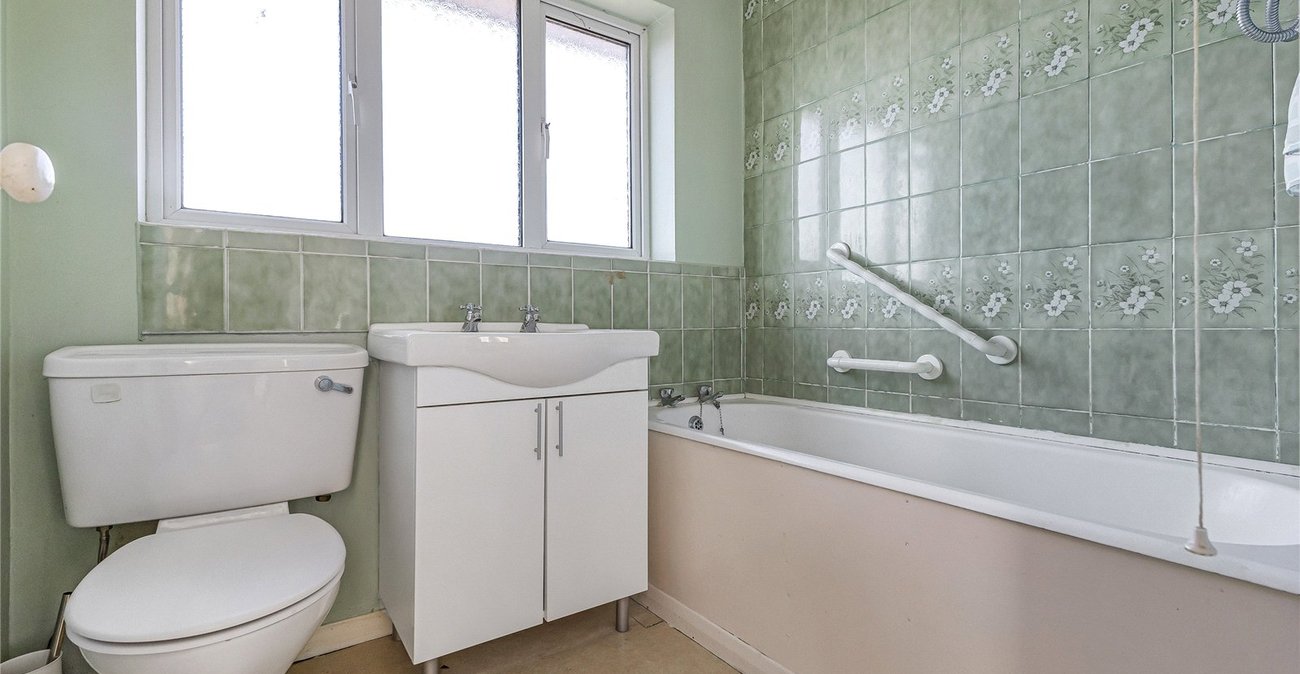 3 bedroom house for sale in Cliffe | Robinson Michael & Jackson