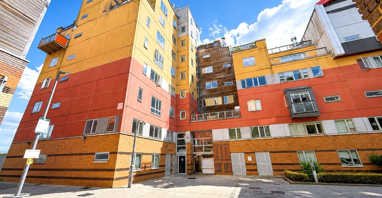 1 bedroom property for sale in London | Robinson Jackson