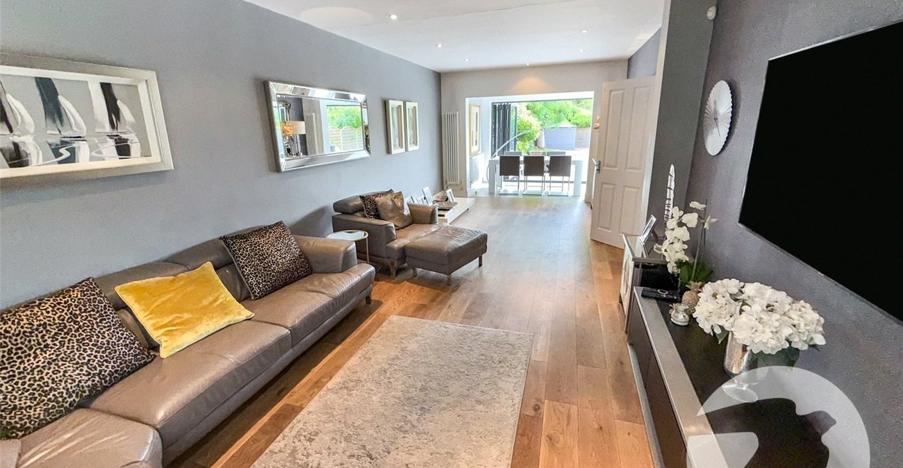 4 bedroom house for sale in Eltham Heights | Robinson Jackson