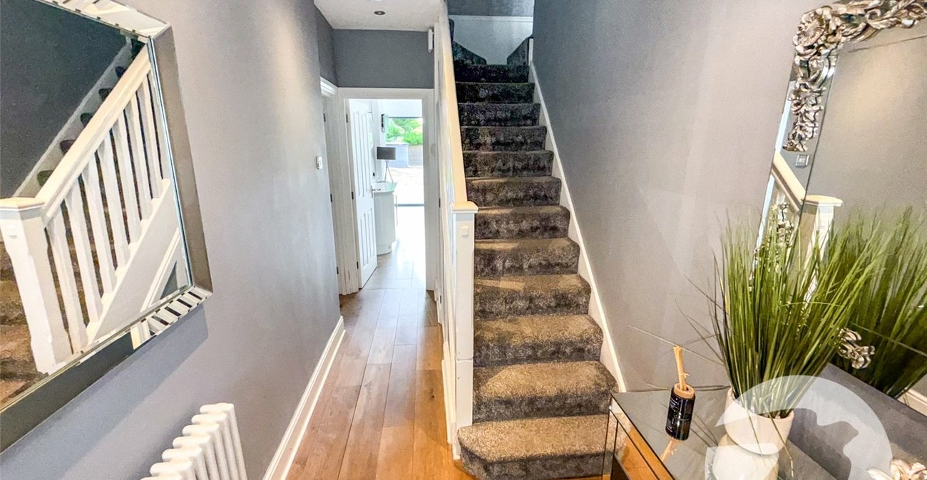 4 bedroom house for sale in Eltham Heights | Robinson Jackson