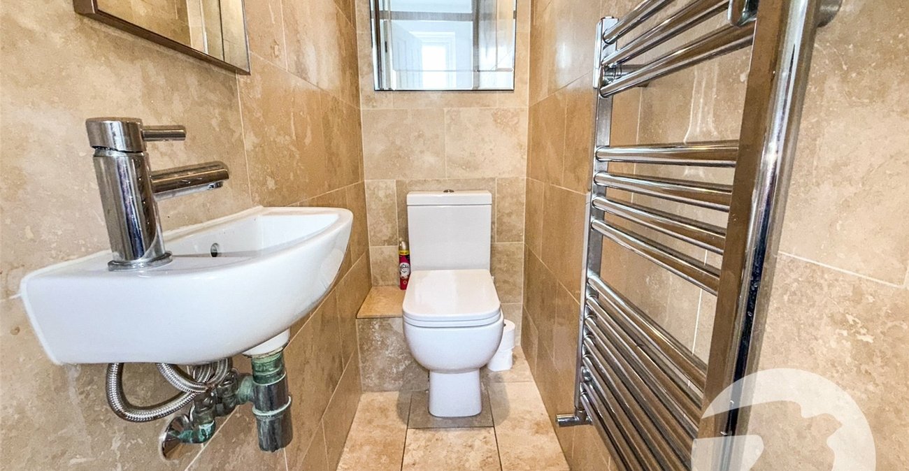 4 bedroom house for sale in Eltham Heights | Robinson Jackson