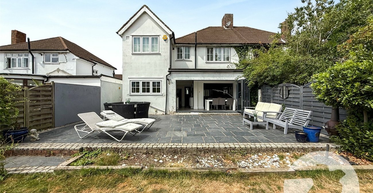 4 bedroom house for sale in Eltham Heights | Robinson Jackson