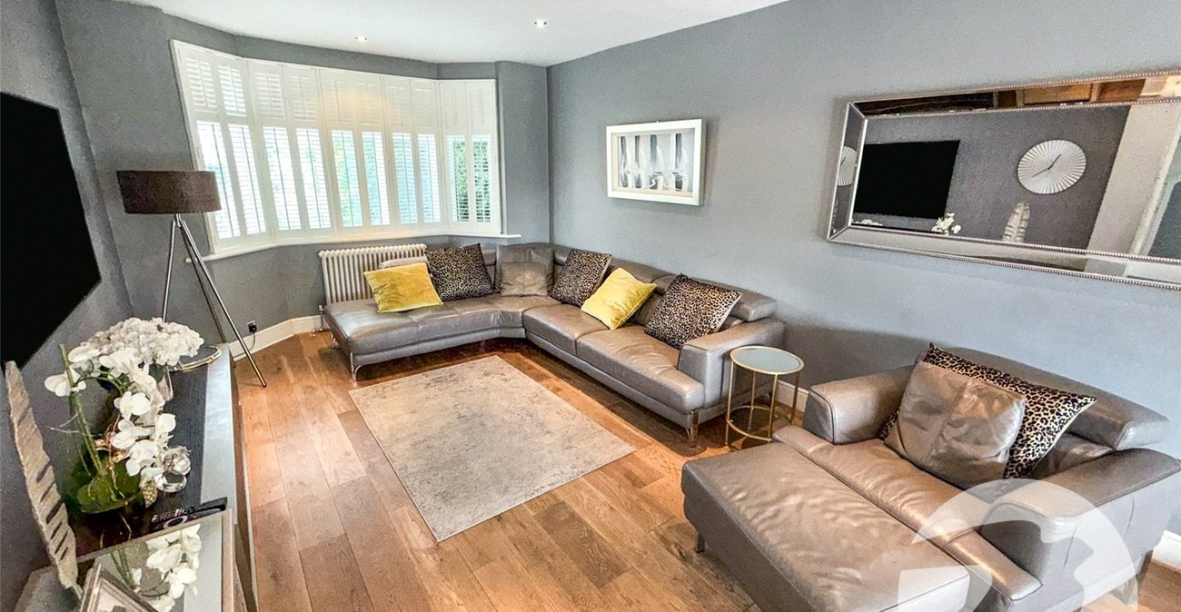 4 bedroom house for sale in Eltham Heights | Robinson Jackson