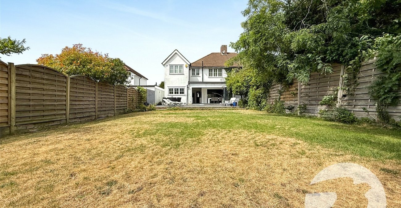 4 bedroom house for sale in Eltham Heights | Robinson Jackson