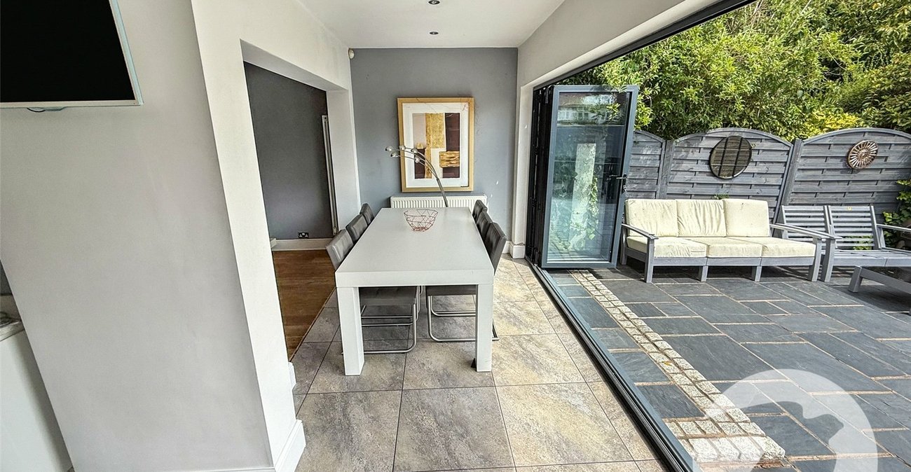 4 bedroom house for sale in Eltham Heights | Robinson Jackson