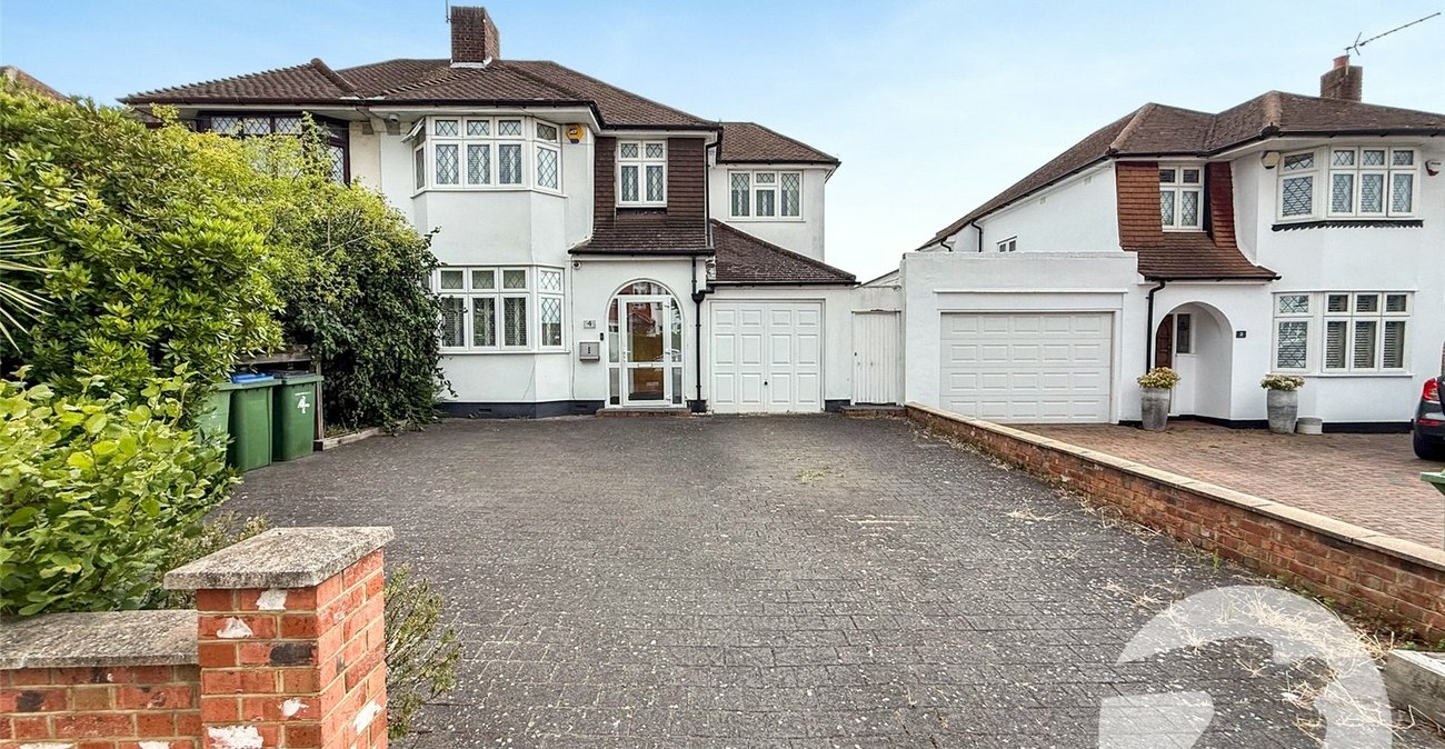 4 bedroom house for sale in Eltham Heights | Robinson Jackson