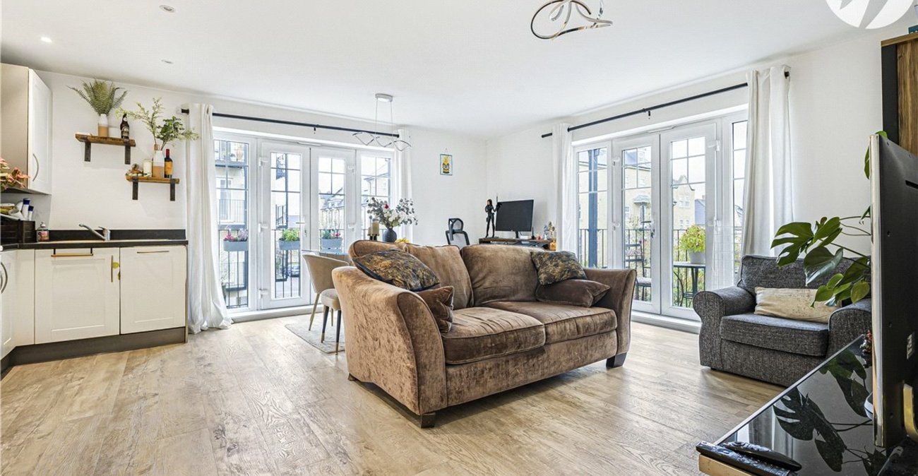 2 bedroom property for sale in Bromley | Robinson Jackson