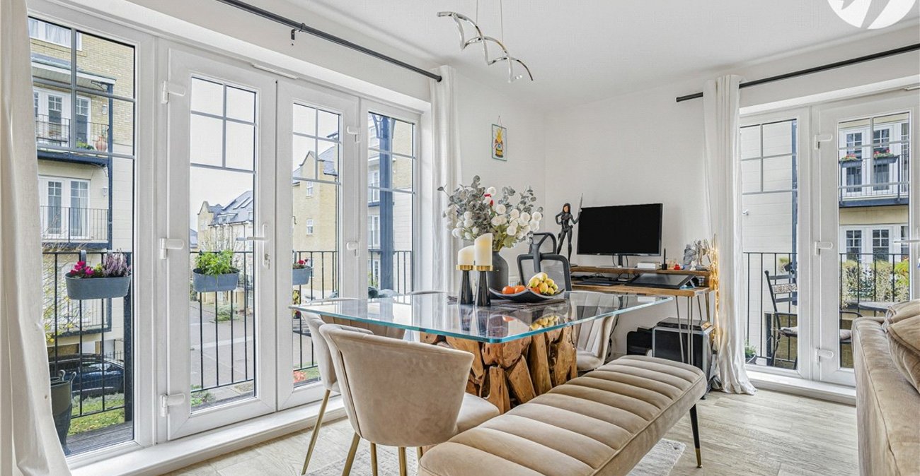 2 bedroom property for sale in Bromley | Robinson Jackson