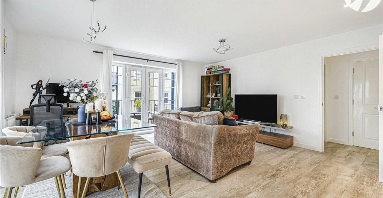 2 bedroom property for sale in Bromley | Robinson Jackson