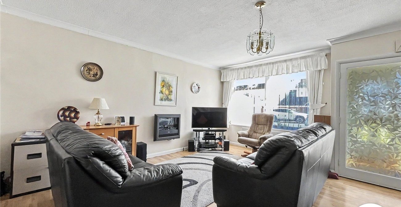 3 bedroom house for sale in Walderslade | Robinson Michael & Jackson