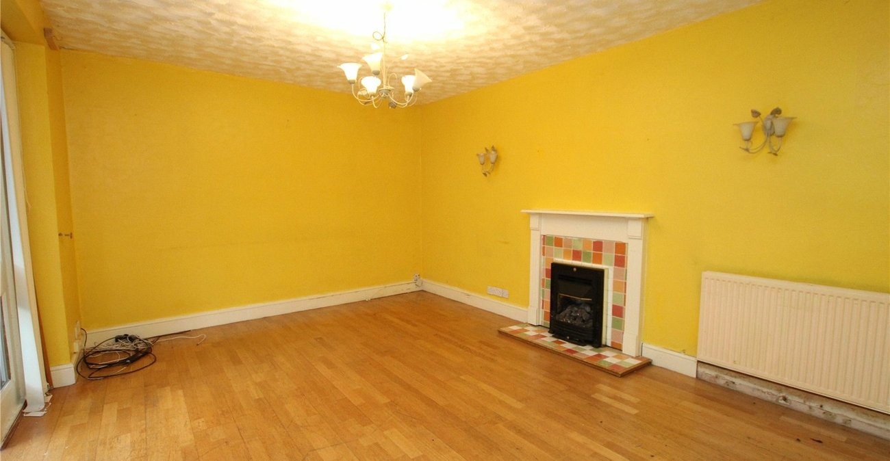 4 bedroom house for sale in Plumstead Common | Robinson Jackson