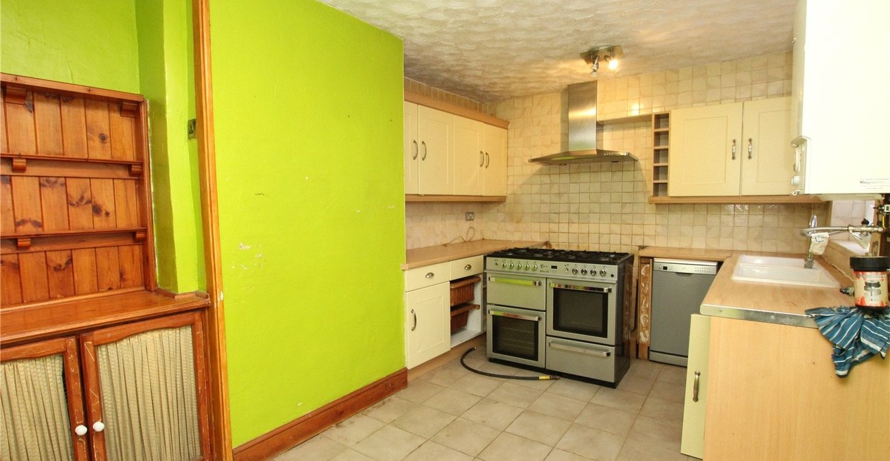 4 bedroom house for sale in Plumstead Common | Robinson Jackson