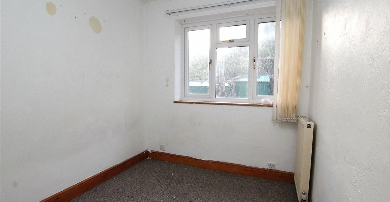 4 bedroom house for sale in Plumstead Common | Robinson Jackson