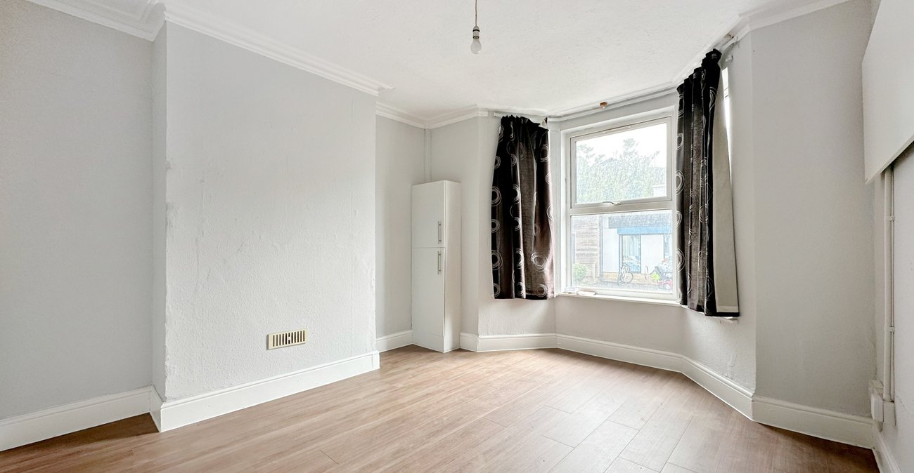 2 bedroom property for sale in Gillingham | Robinson Michael & Jackson