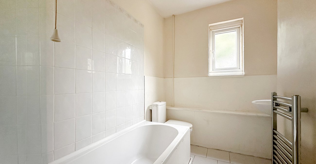 2 bedroom property for sale in Gillingham | Robinson Michael & Jackson