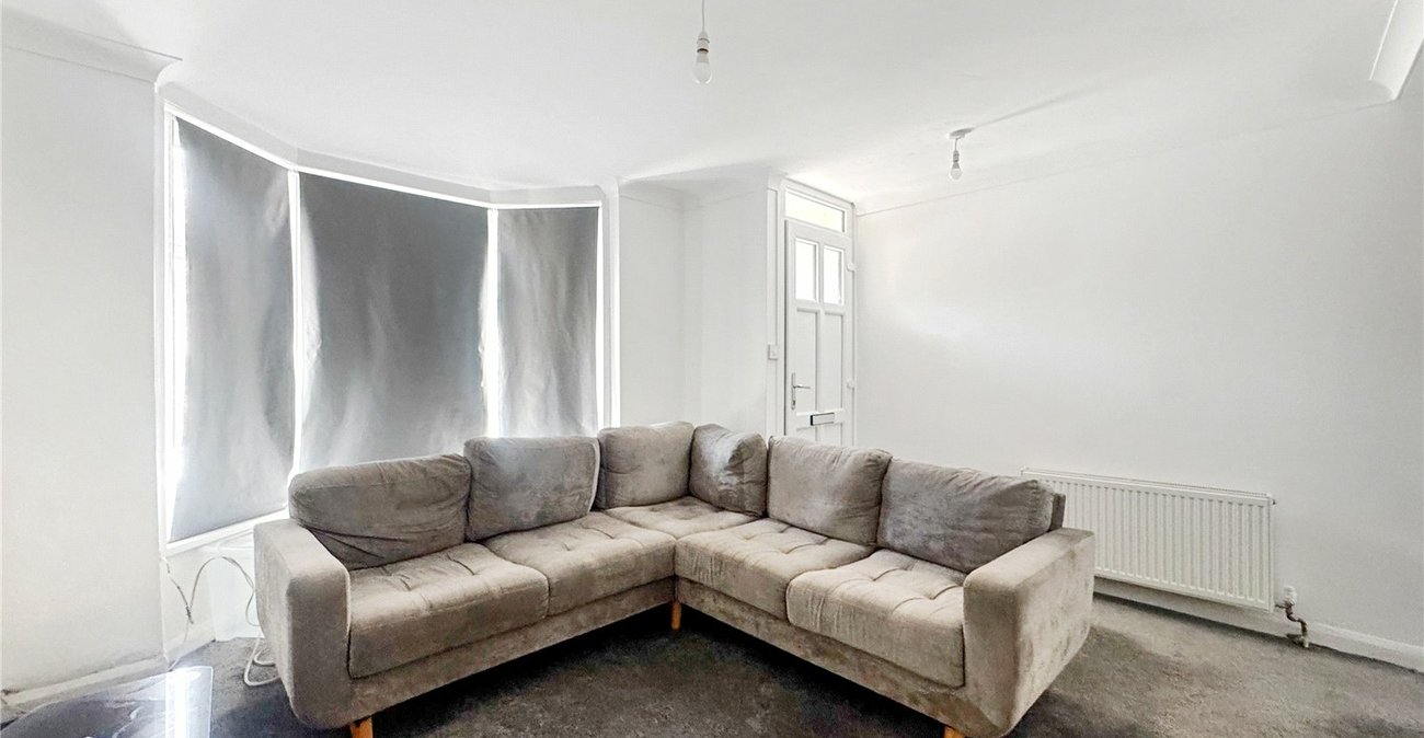 2 bedroom property for sale in Gillingham | Robinson Michael & Jackson