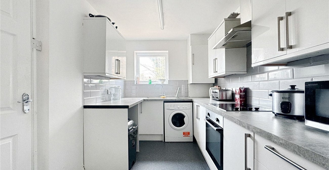2 bedroom property for sale in Gillingham | Robinson Michael & Jackson