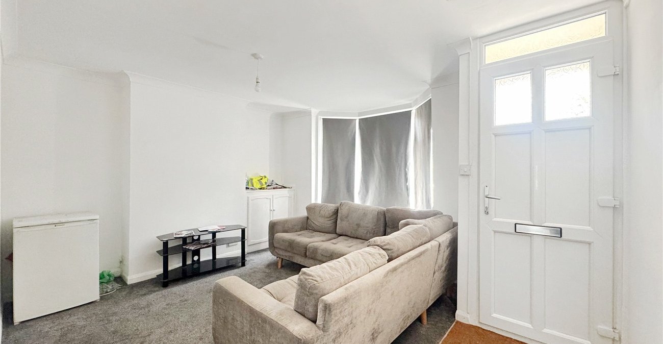 2 bedroom property for sale in Gillingham | Robinson Michael & Jackson