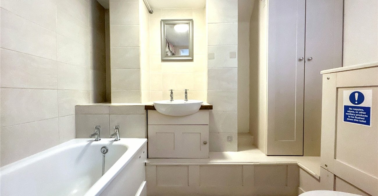 1 bedroom property for sale in Gillingham | Robinson Michael & Jackson