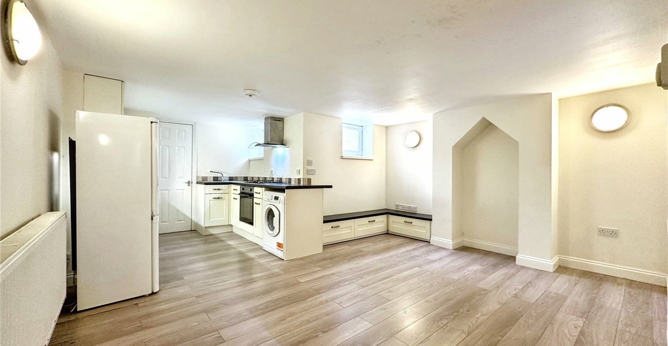 1 bedroom property for sale in Gillingham | Robinson Michael & Jackson