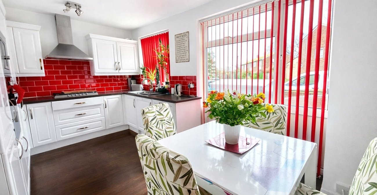 3 bedroom house for sale in London | Robinson Jackson