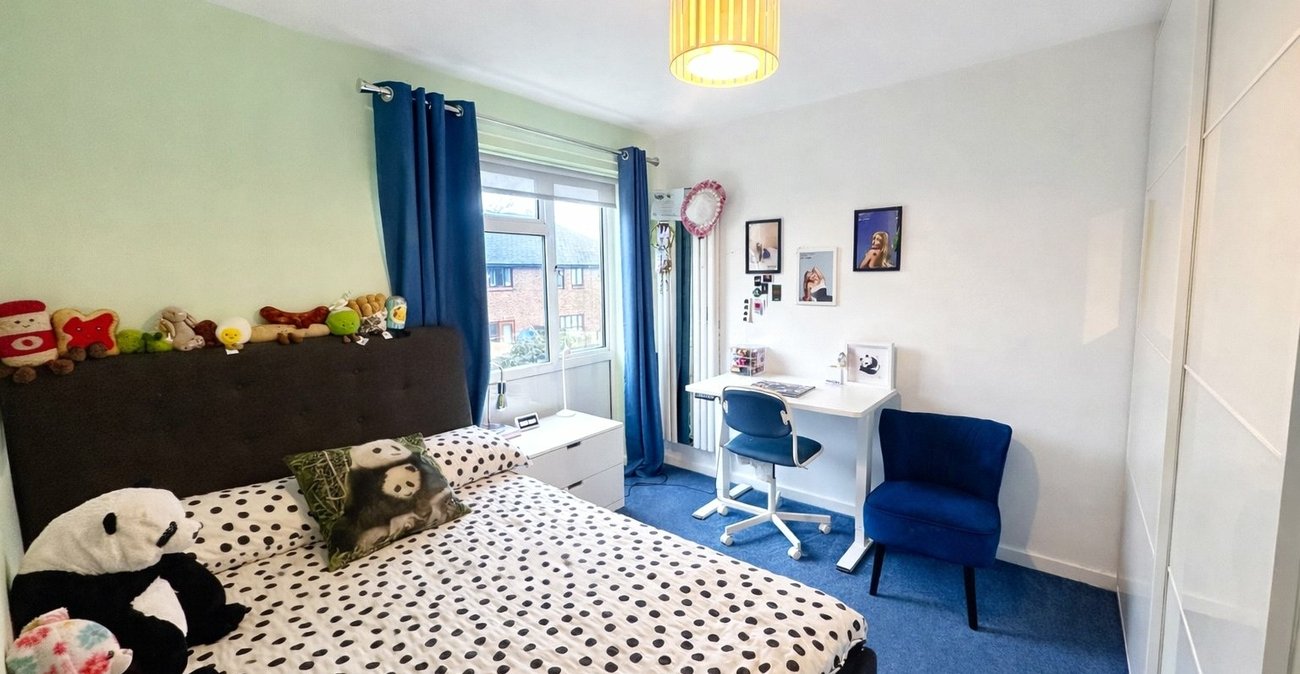 3 bedroom house for sale in London | Robinson Jackson