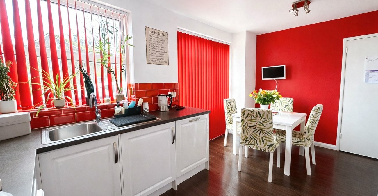 3 bedroom house for sale in London | Robinson Jackson