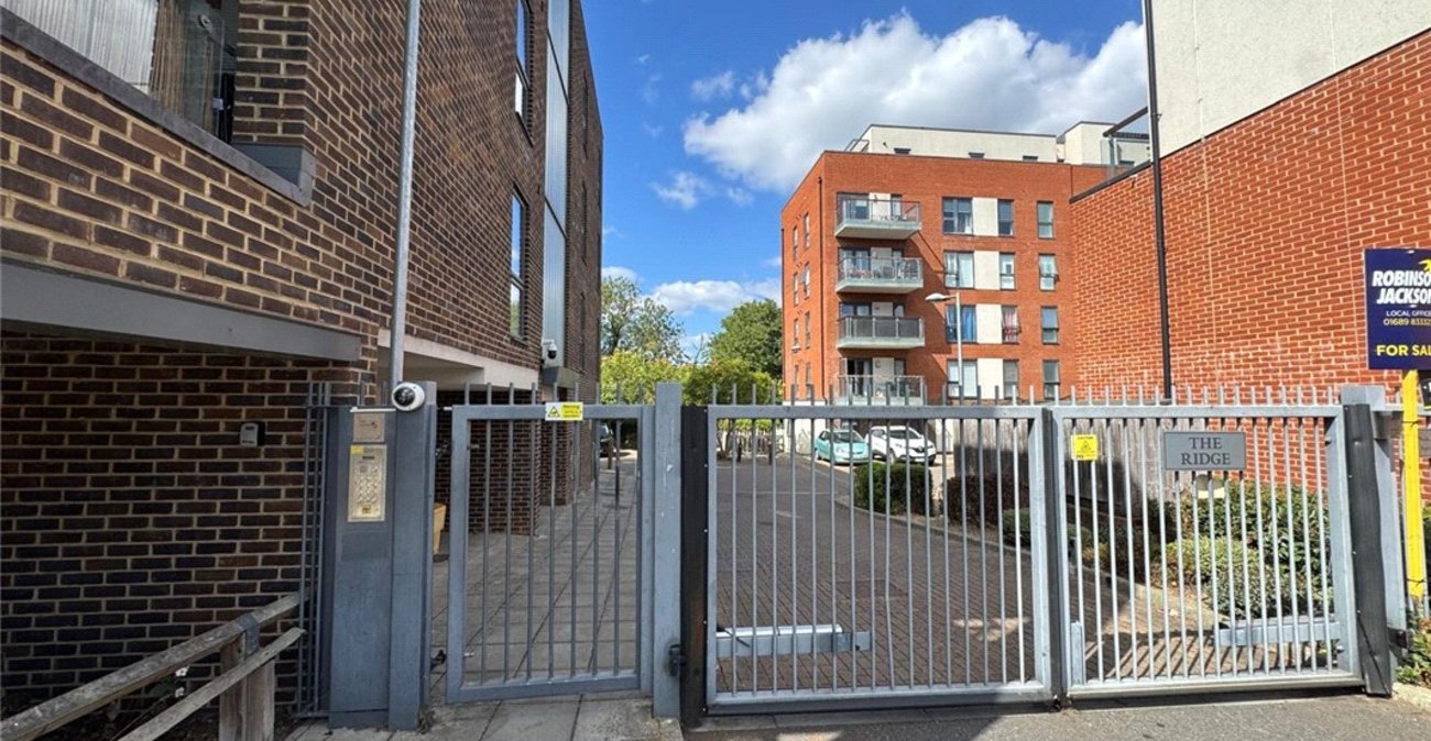 2 bedroom property for sale in St Mary Cray | Robinson Jackson