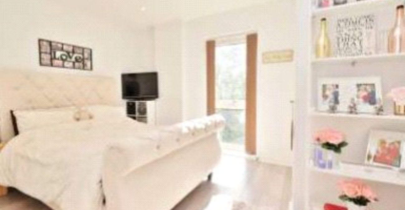 2 bedroom property for sale in St Mary Cray | Robinson Jackson