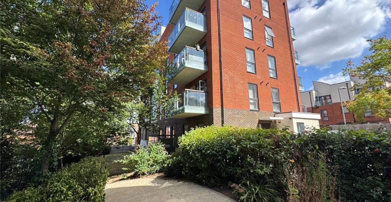 2 bedroom property for sale in St Mary Cray | Robinson Jackson