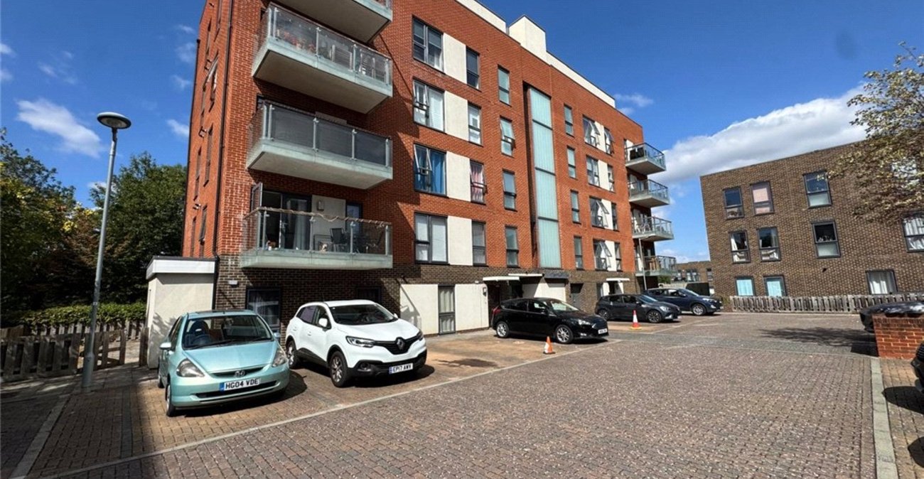 2 bedroom property for sale in St Mary Cray | Robinson Jackson